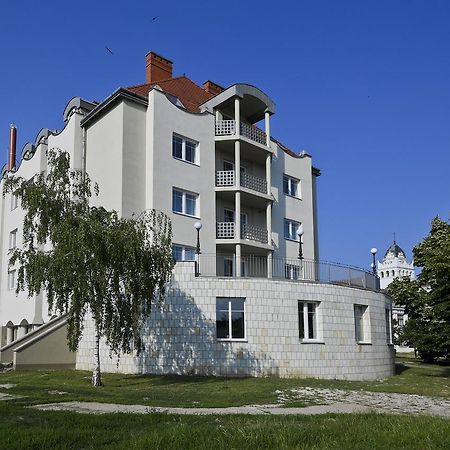 Hotel Furmint Sarospatak Exterior photo